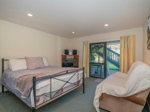 Patuwai Paradise - Whangamata Holiday Home