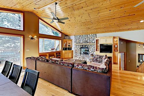 Lakeside Haven