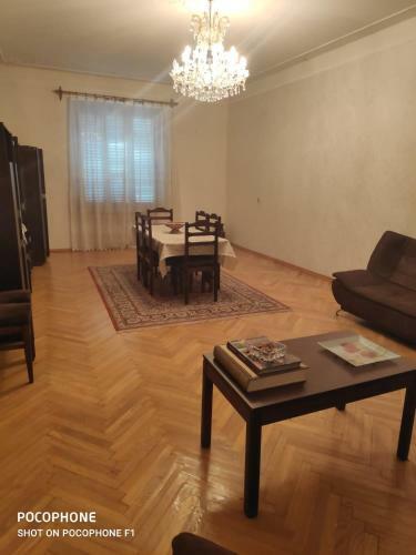 Hostal M.s.t Home