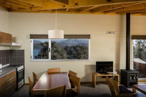 Hotel Bah�a Monta�a Resort