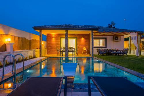 Conservative Villa With Jacuzzi At Fethiye By Solo Villa