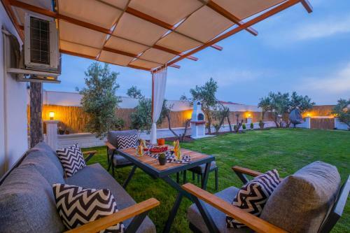 Conservative Villa With Jacuzzi At Fethiye By Solo Villa