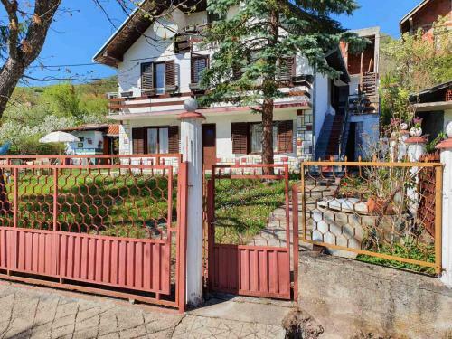 Hostal Nesovic