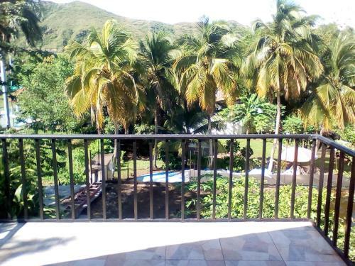 Agradable Caba�a Campestre Con Piscina