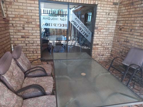 Bed & Breakfast Kgatholoha Guest House