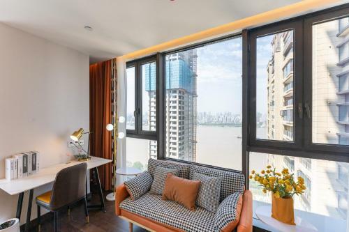 Locals Apartment House 20