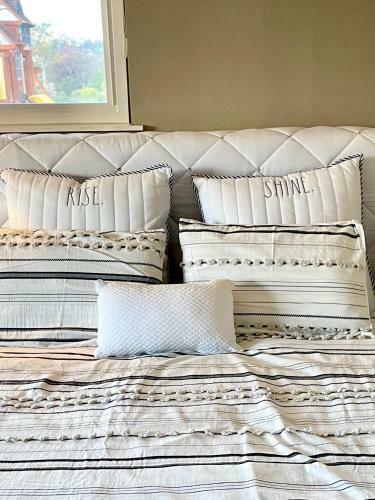 Staycation Secluded 3 Acre With Pool - Angel Ranch