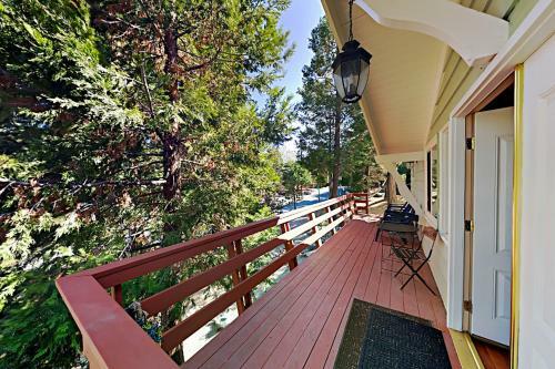 Grizzly Mountain Getaway