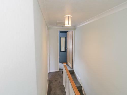 9 North End