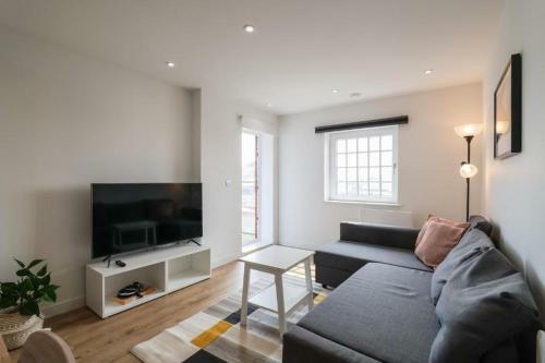 Modern Apartment In City Centre