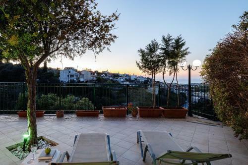Villa Mahin With Pool And Sea View