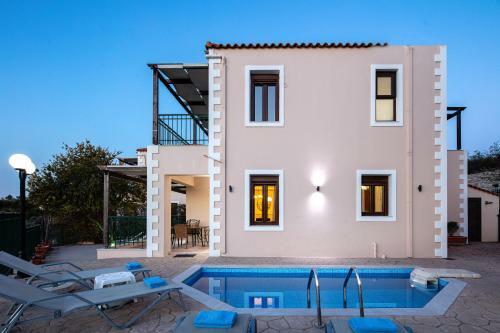 Villa Mahin With Pool And Sea View