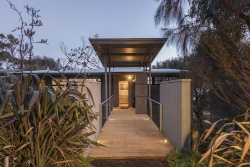 Skenes Beach House Stunning Ocean Views Amongst A Natural Bush Setting