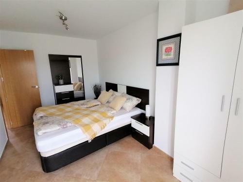 Al06- Modern 3 Bed Duplex, Close To Beach In El Alamillo