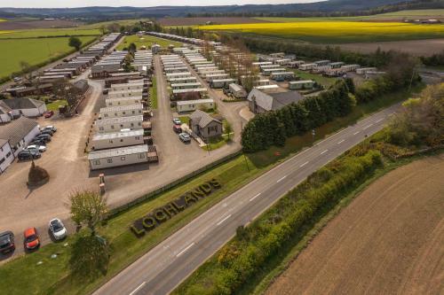 2 Bedroom Caravan In Lochlands Leisure Park