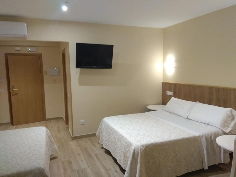 Hostal Toledo Plaza