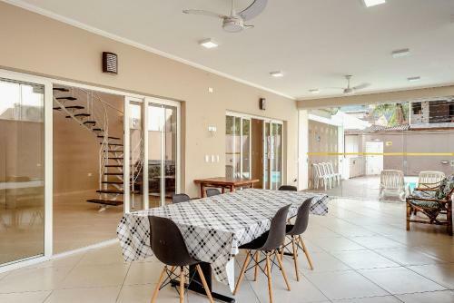Casa Com Piscina Pr�xima A Praia E Natureza Em S�o Sebasti�o