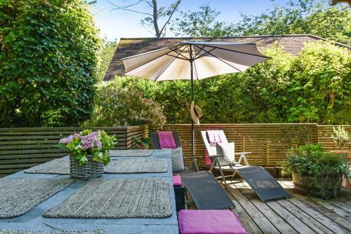 Les Charmettes , Haslemere