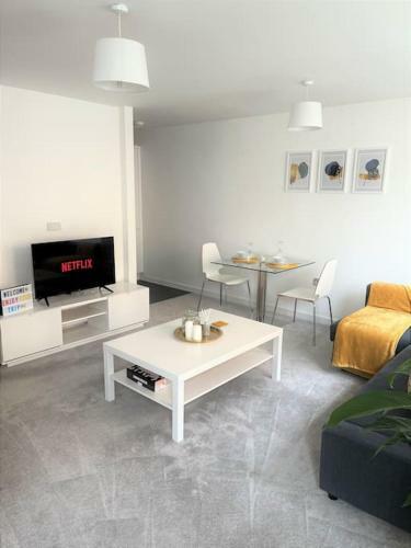 Apartamento Modern 1 Bed In Central Mk, Free Parking, Smart Tv