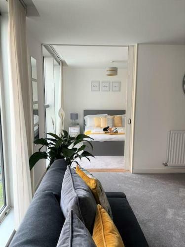 Apartamento Modern 1 Bed In Central Mk, Free Parking, Smart Tv