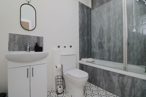 Apartamento Spacious 2 Bed Close To City Centre Parking