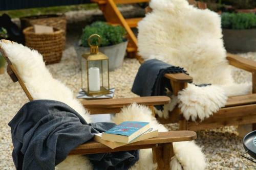 Romantic Shepherd's Hut With Own Hot Tub