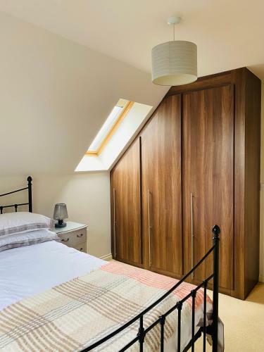 Luxury Apartment 5 Min Walk To Southbourne Beach.