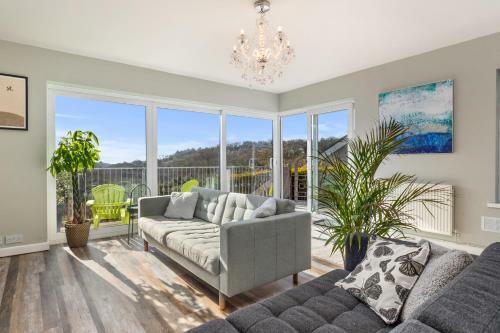 Solace - Beautiful Cottage, Views Over The Wooded Valley