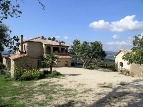 Pleasant Holiday Home In Seggiano With Private Terrace