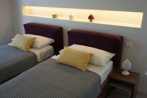 Superb Villa With Private Swimming Pool Near The Beach