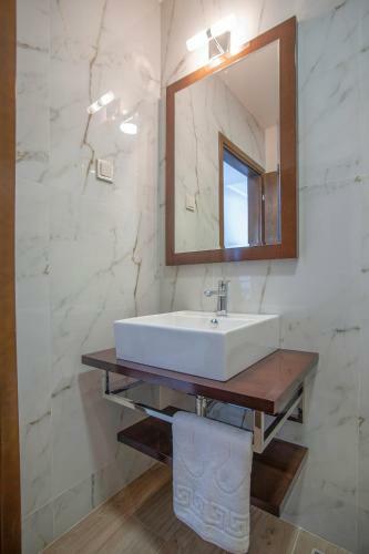 Hotel Twelve By Aycon