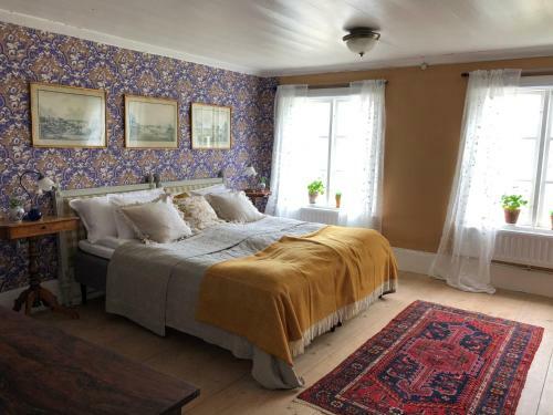 Hostal Tr�slottets B&B