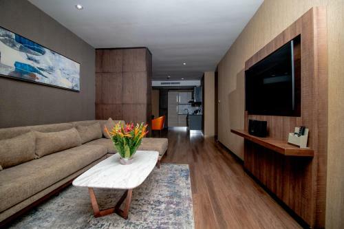 Hotel Ioka H�tel & Suites Lom�