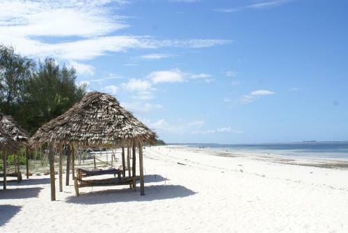 Bed & Breakfast Pwani Beach Hotel & Apartments