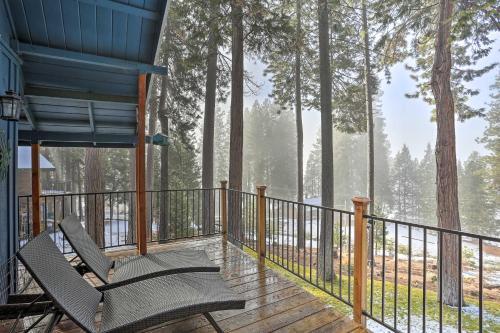 Lake Almanor Cabin With Deck, Less Than Half Mile To Beach!