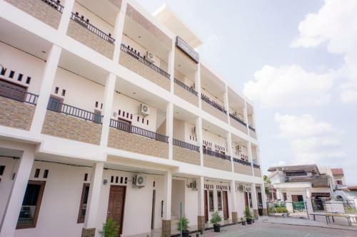 Hotel Vaccinated Staff - Oyo Life 2354 Rose House