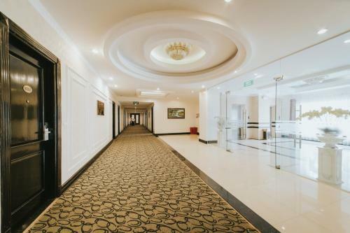 White Palace Thai Binh Hotel