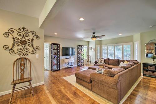 Lake Arrowhead Home With Fireplace And Game Room!