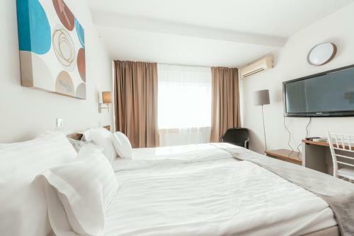 Riviera By Queens Hotel And Resort