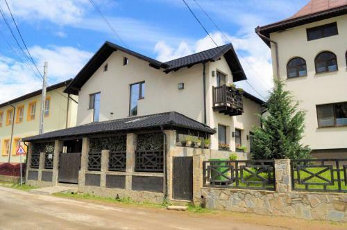 Villa Black Valley House