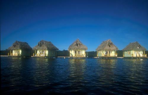 Hotel Punta Caracol Acqua Lodge