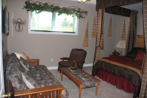 Golden Pathways Retreat B&B