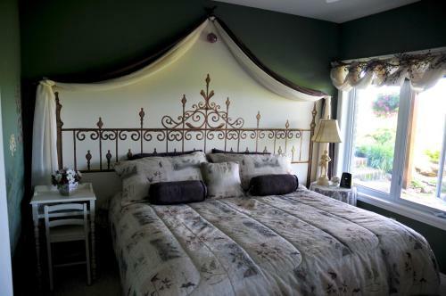 Golden Pathways Retreat B&B