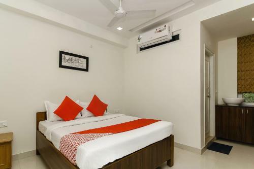 Capital O Hyd756 Hotel Green Leaf