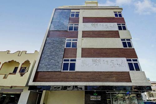 Capital O Hyd756 Hotel Green Leaf