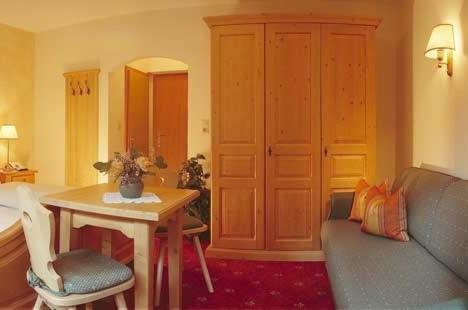 Hotel Pension Almrausch