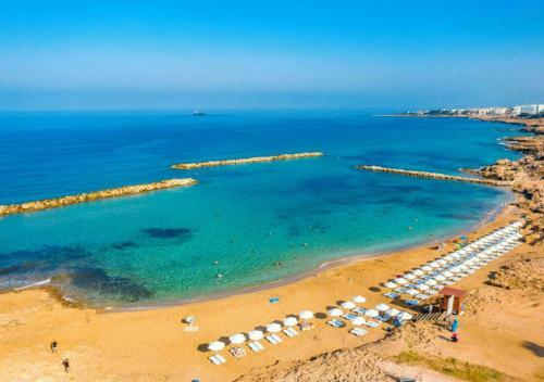 Kings Palace Sea View Apartment