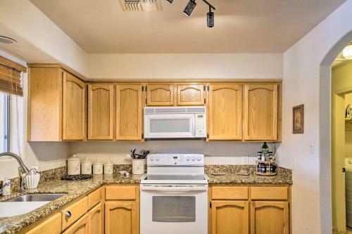 Idyllic Yuma Home With Mtn Views - Near Golfing