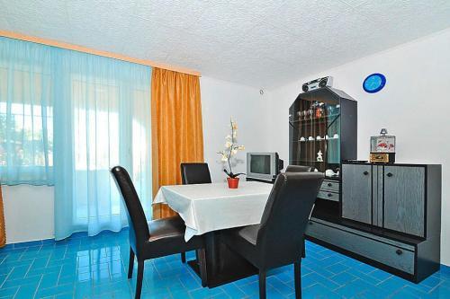 Apartment In Vir With Parking Space