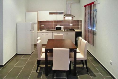 Apartment In Vir At 500 M From The Restaurants